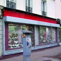Grilles métalliques de sécurité pour commerces et zones sensibles | Grilles et rideaux métalliques