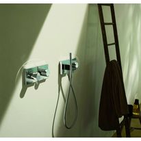 Robinetterie asymétrique à commandes séparées pour le réglage de débit et température | Axor Starck Organic