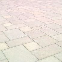 Dallage en pierre de Comblanchien pour aménagements extérieurs ou urbains | Dalles en Comblanchien