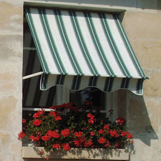 Store toile à projection pour fenêtres et bannettes de façade | Store toile à projection / Bannette