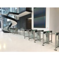 Couloir de passage sécurisé à double vantail pivotant | SlimLane