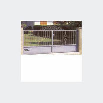 Portail en fer à barreaux forgés torsadés | Prestige