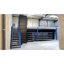 Plateforme mezzanine sur mesure avec monte-charge intégré - ACTIWORK 