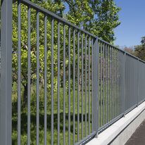 Clôture barreaudée moderne | BT