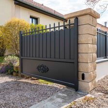 Portail battant ou coulissant aluminium gamme Tradition | PONT-AVEN