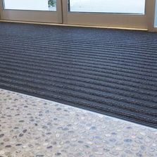 Tapis d’entrée absorbant grand trafic avec semelle | FRONTRUNNER SB +