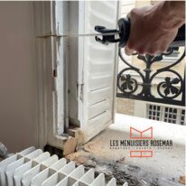 Fenêtre bois blanc laqué arrondie | Menuiserie traditionnelle avec petits bois décoratifs