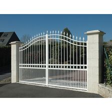 Pilier en pierre reconstituée aspect bouchardé | Cheverny