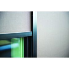 Trois coffres blocs-baies avec store screen intégré | Store Screen