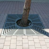 Grille d’arbre urbaine | Épure Norm en acier thermolaqué